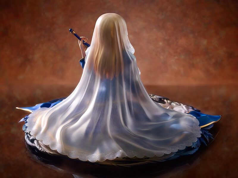FATE/STAY NIGHT - Saber "Garden of Avalon" - Statuette 1/7 13.5cm – Image 3